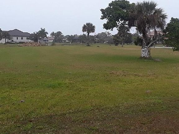 4th image of 17165 Sarong Ln