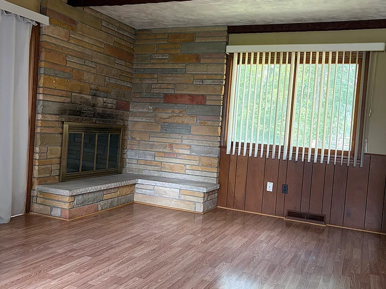 866 Colebrook Dr — Photo 32