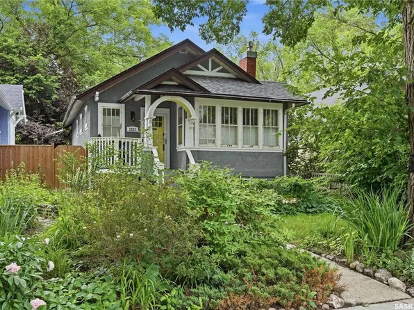 2221 Montague STREET, Regina, SK S4T 3K2
