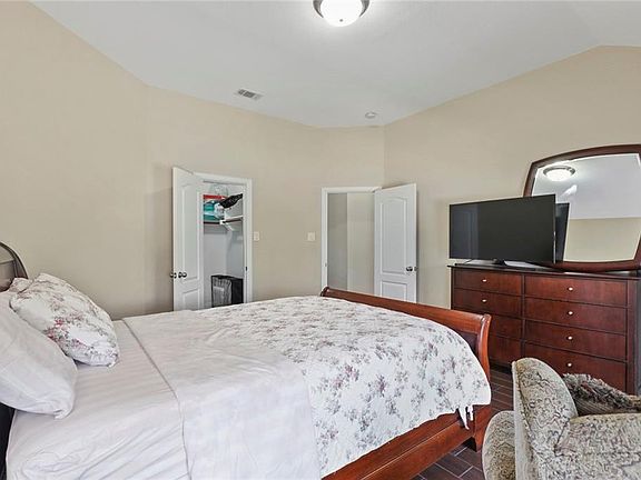 5th image of 10225 Candlewyck St