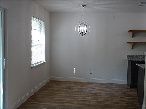 5th image of 904 Jayellen Ct