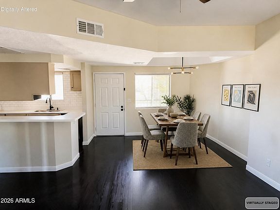 3rd image of 1352 E HIGHLAND Avenue #202