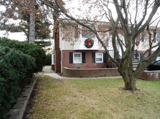 4 Bud Ct, Bayville, NY 11709