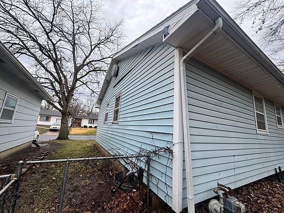 4th image of 1708 Colby Ave