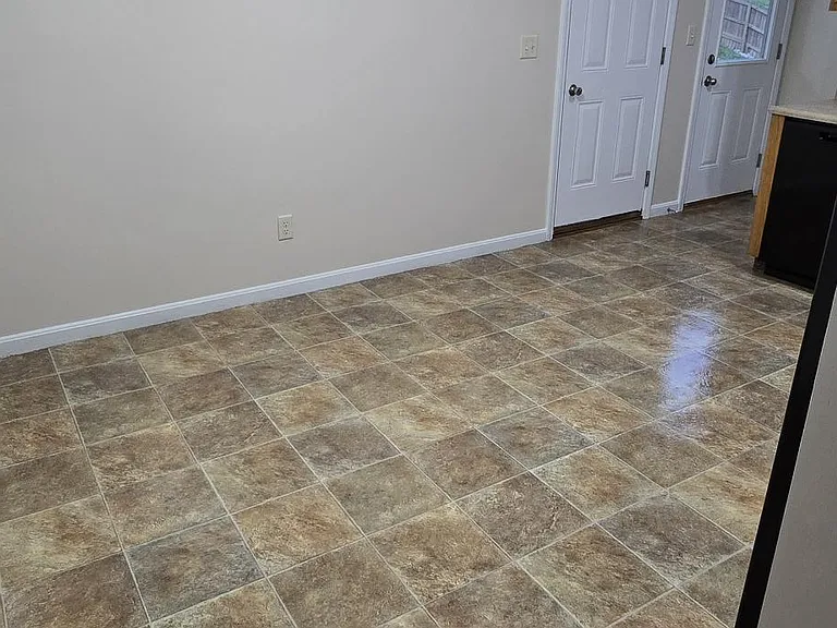 432 Micah Ct — Photo 2