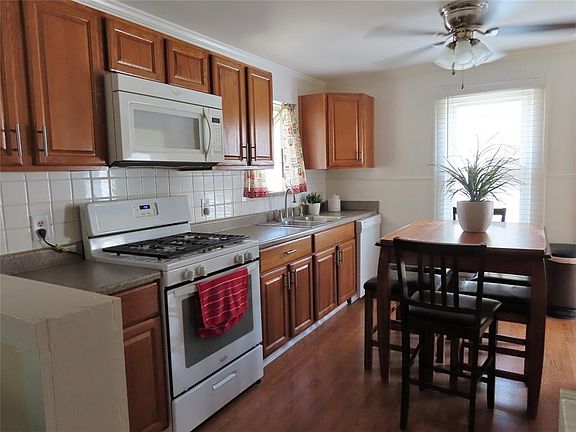 4th image of 3779 Creston Dr