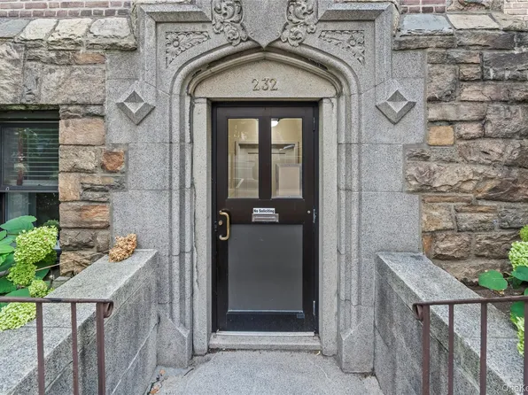 232 Martine Ave, White Plains, NY 10601