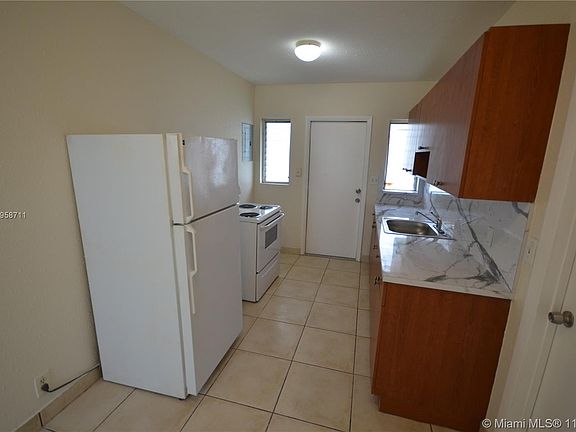 5th image of 632 NE 85th St #6
