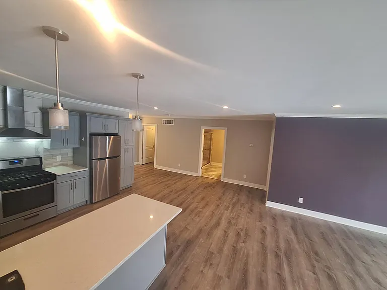 11290 Broadway St — Photo 31