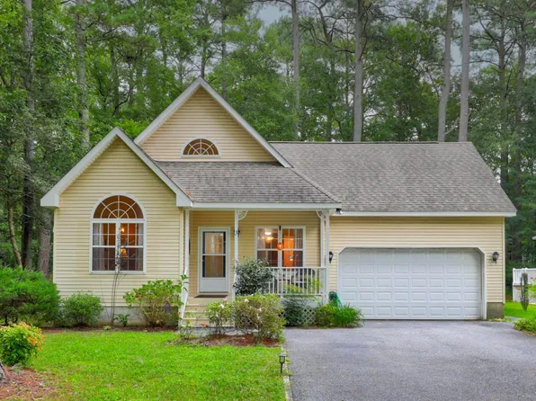 3 Trinity Pl, Ocean Pines, MD 21811