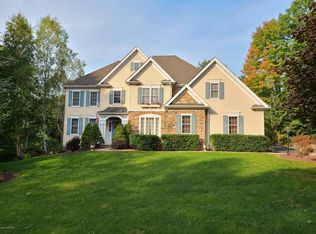 125 Radcliffe Rd, Cresco, PA 18326