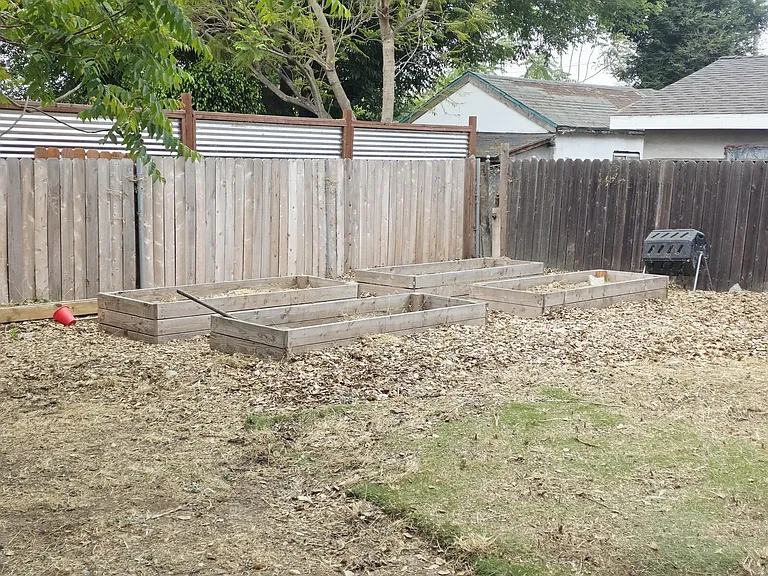2121 Garfield Ave — Photo 34