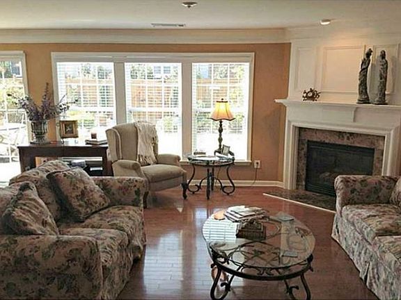 2nd image of 244 Balaban Cir