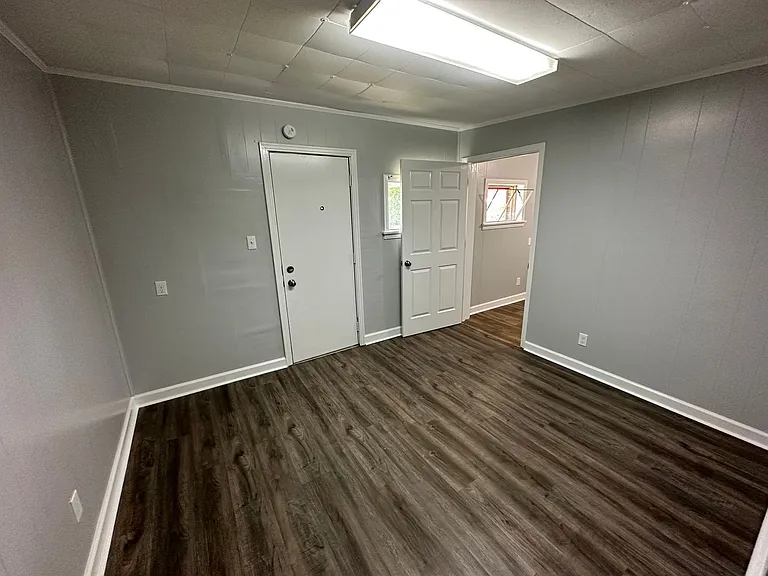 904 Coldwater Rd #2 — Photo 5