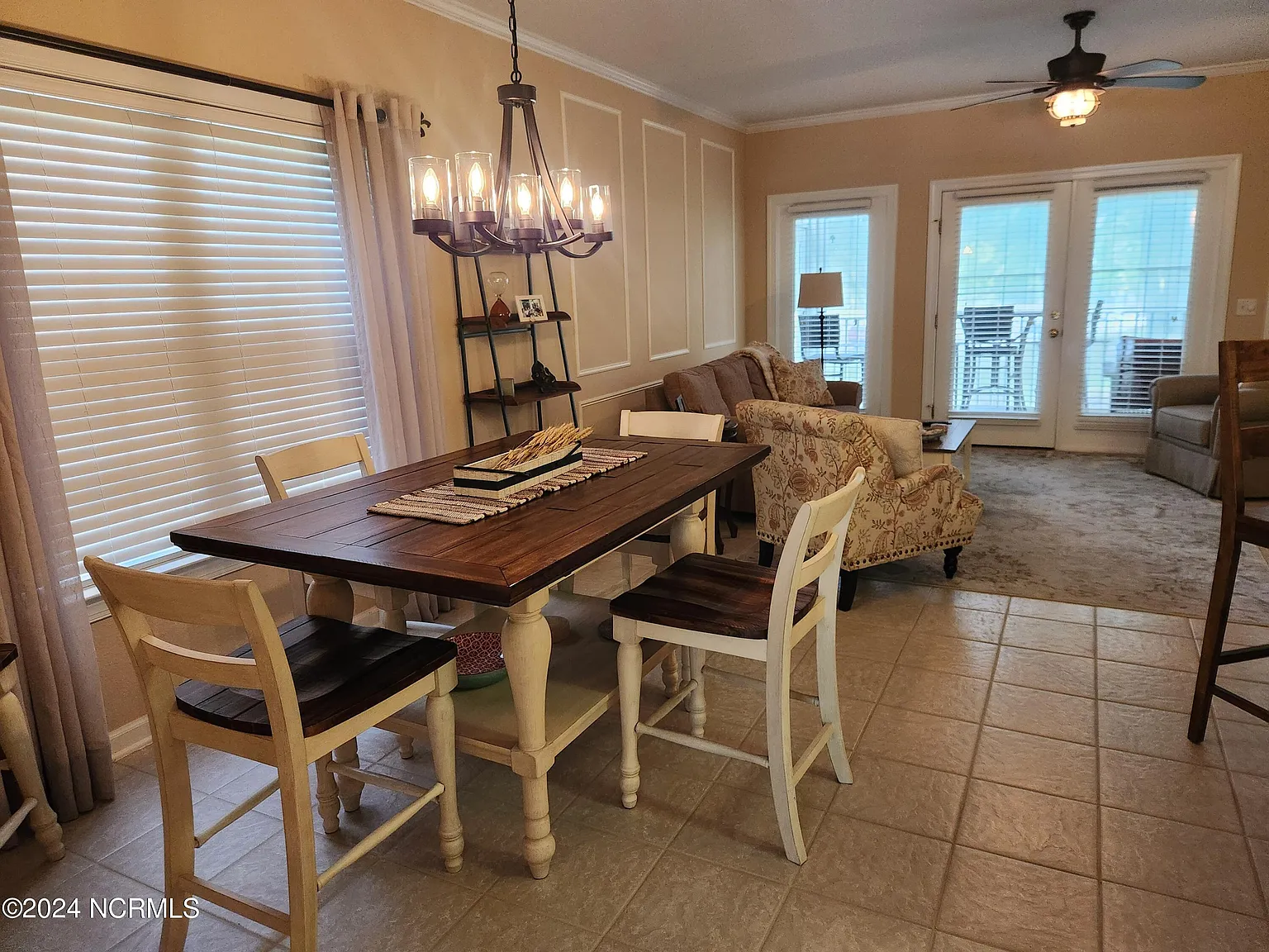 3 bed, 2.0 bath, 1456 sqft, $1,950 — Photo 2