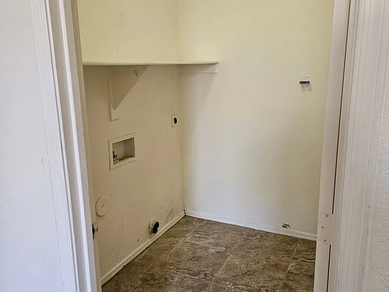 890 E Kyle Ct — Photo 23