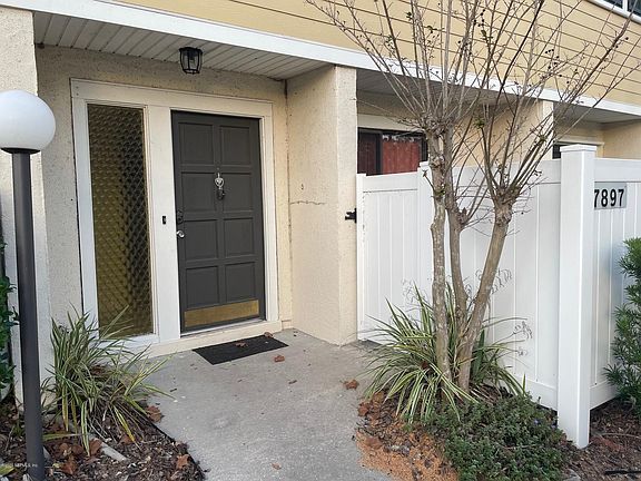 2nd image of 7897 Bahia Vista Ct