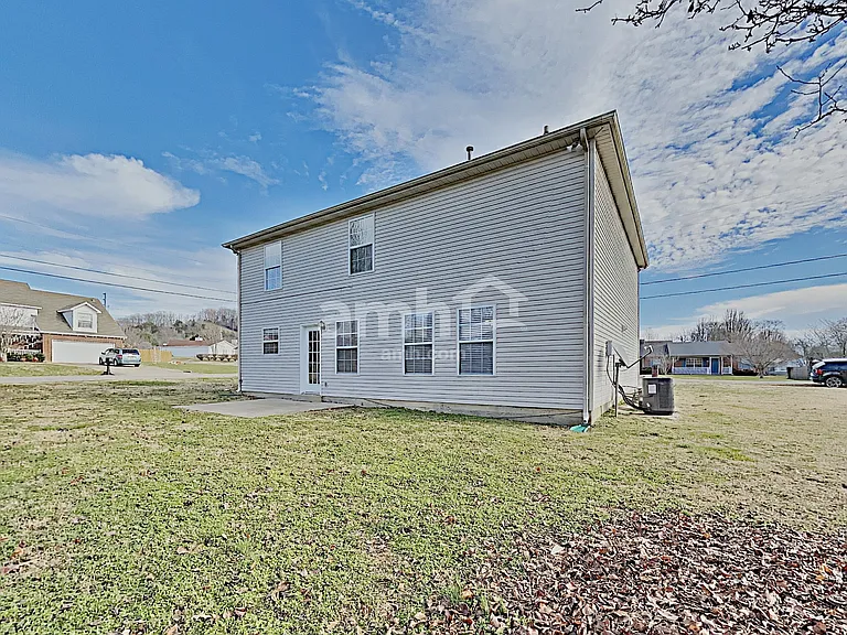 2148 Spring Hill Cir — Photo 21