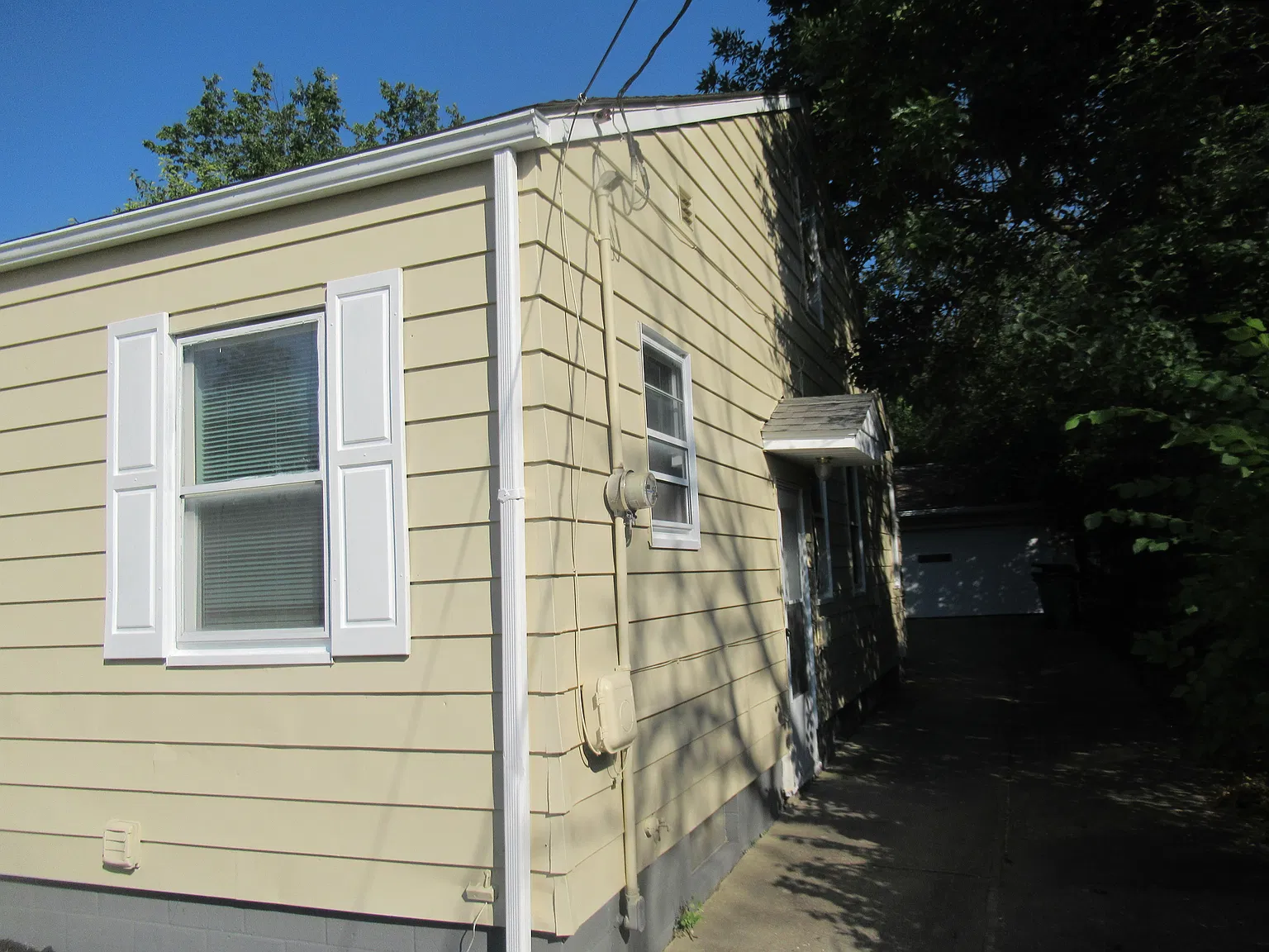 3 bed, 1310 sqft, $1,650 — Photo 2