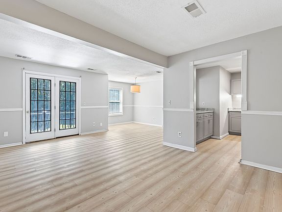 2nd image of 3605 Woodbriar Cir APT F
