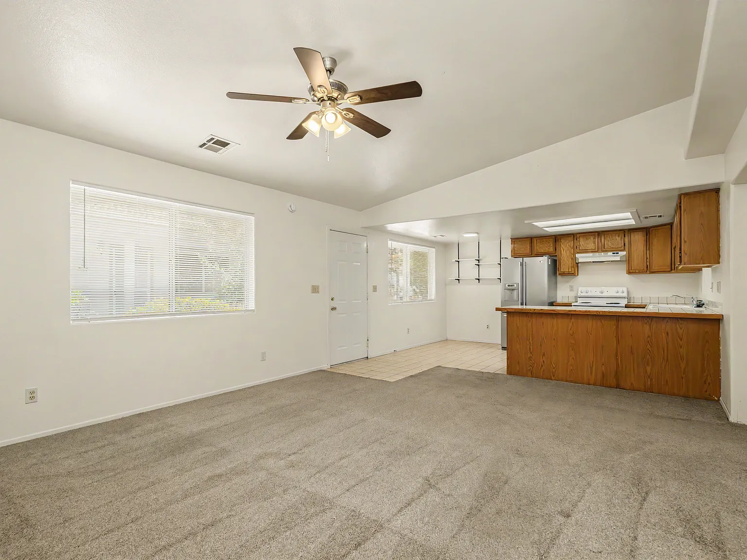 2 bed, 969 sqft, $1,289 — Photo 4