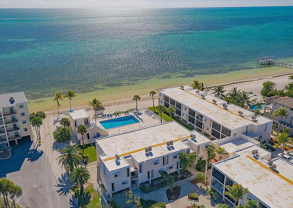 1st image of 133 Coco Plum Dr #5