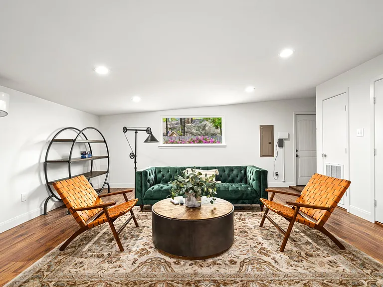13122 Barryknoll Ln — Photo 31