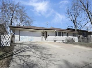 633 Harrison St, Anoka, MN 55303