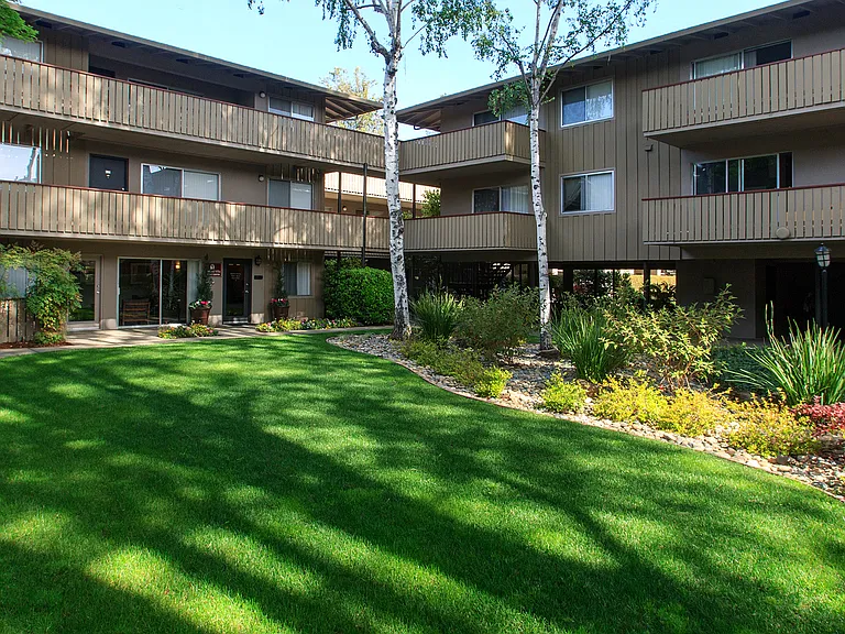 Stanford Villa — Photo 13