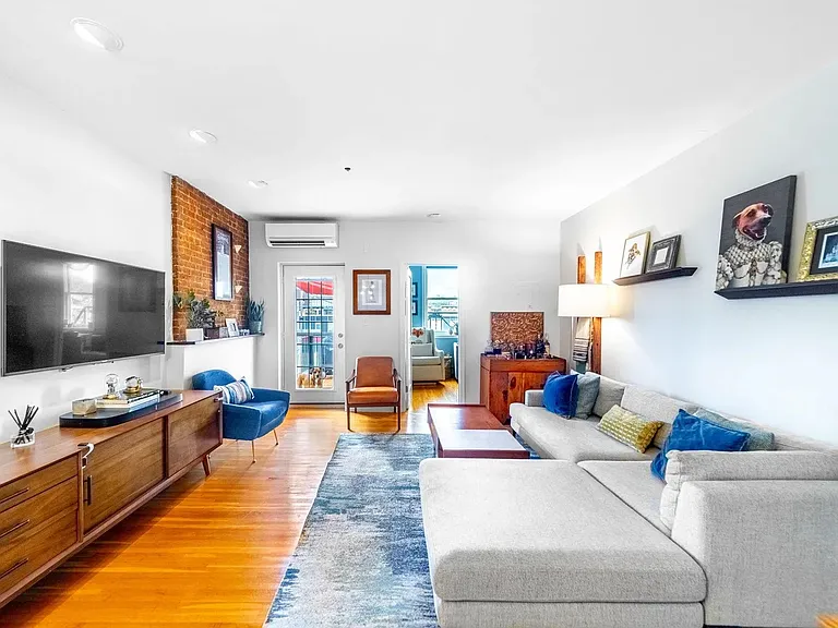 814 Willow Ave #4L — Photo 4