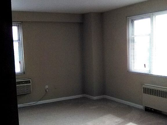 4th image of 11820 Edgewater Dr APT 920