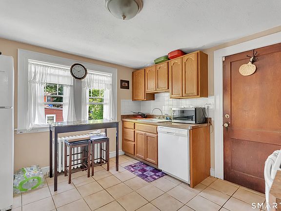 4th image of 22 Hillside Ave #2