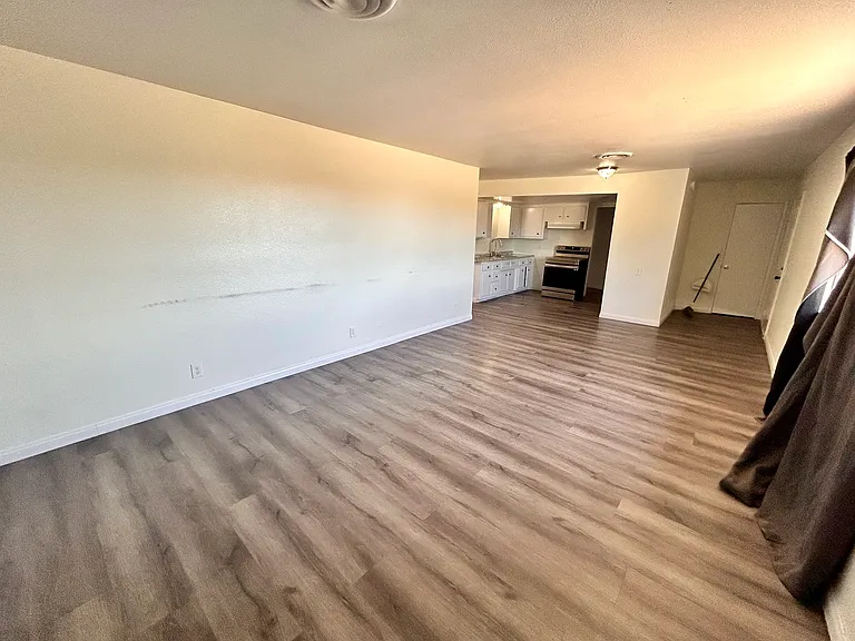 28057 Washington Ave — Photo 18