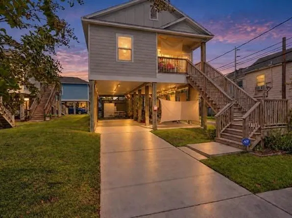 710 35th St, Galveston, TX 77550