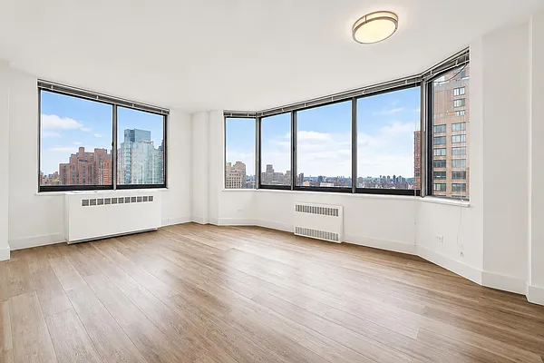 Living room, photo 1