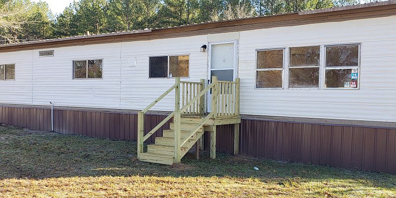 1st image of 210 Sycamore Ln