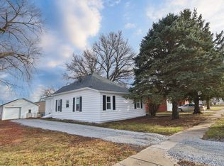 213 Iowa St, Murdock, NE 68407