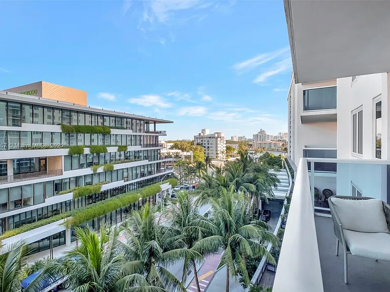 2301 Collins Ave #634 — Photo 4