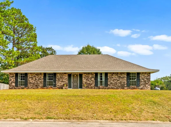 905 Ivy Ln, Hattiesburg, MS 39401