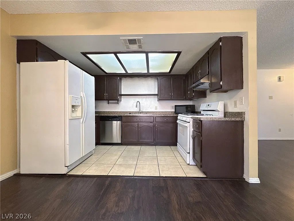 2 bed, 2.0 bath, 1013 sqft, $1,250 — Photo 4