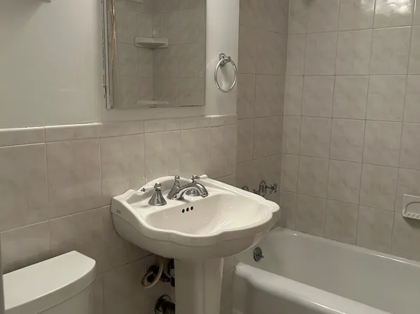 100 West 57th Street image 11 of 13