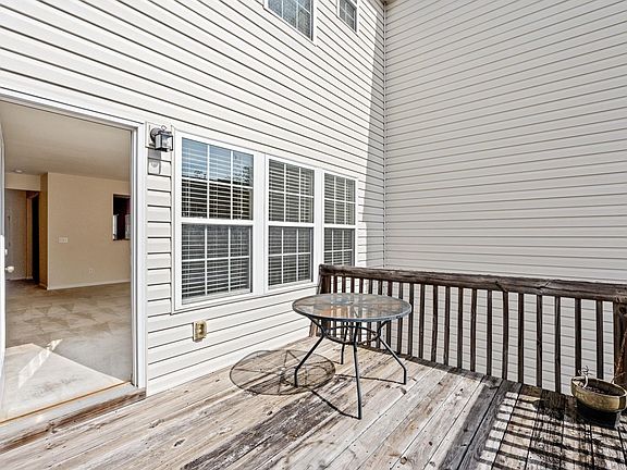 4th image of 115 Sylvan Oak Way