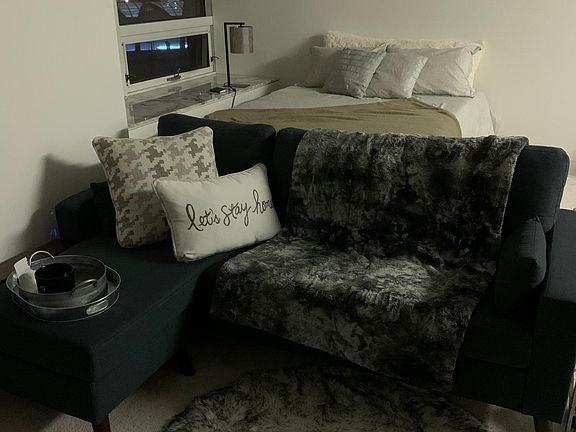 5th image of 512 N McClurg Ct #25