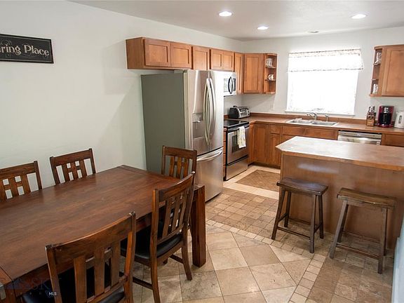 4th image of 1205 Wineglass Ct APT A