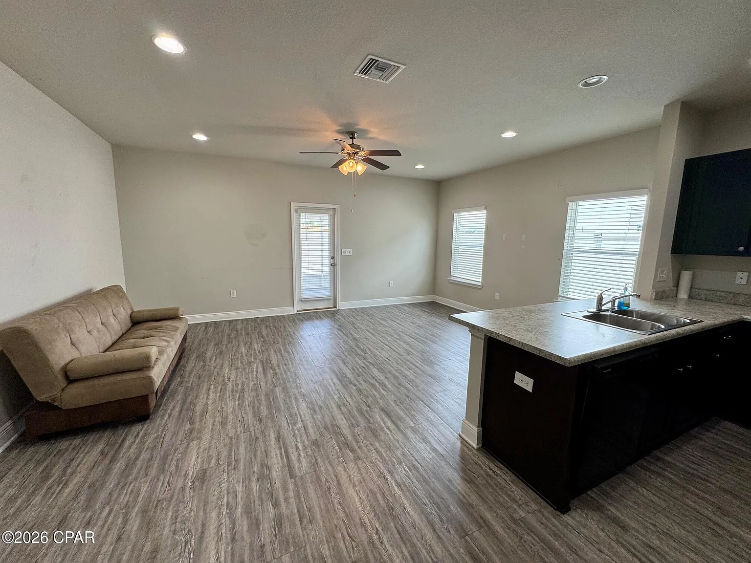 3 bed, 2.5 bath, 1519 sqft, $1,845 — Photo 2