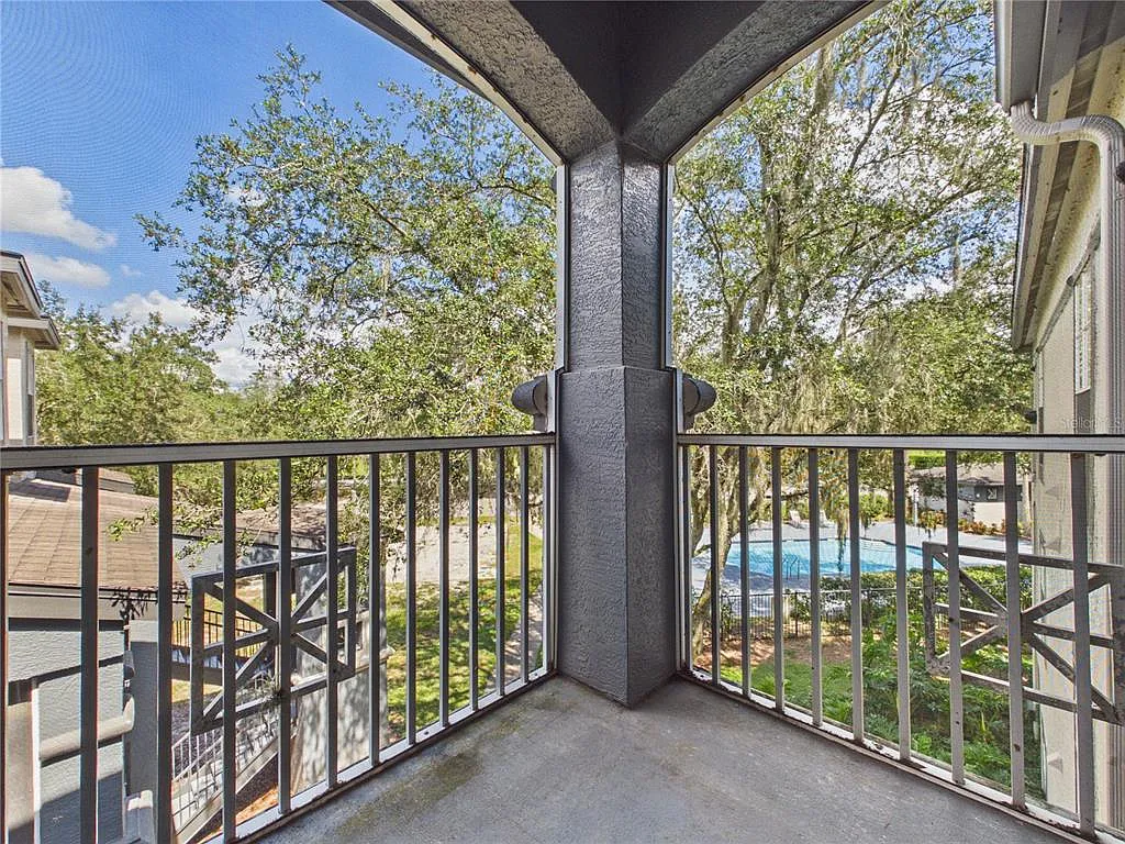 2 bed, 2.0 bath, 1113 sqft, $1,600 — Photo 4
