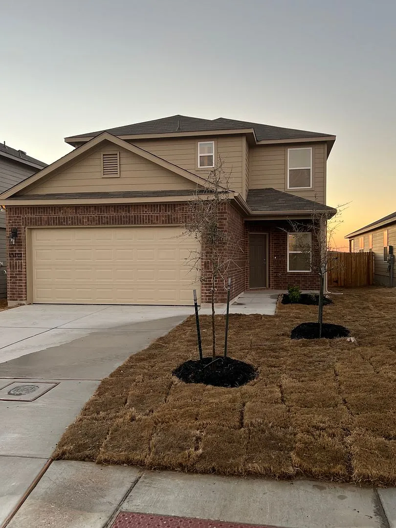 Prize-Winning Special! | Receive a $500 Move-In Credit on This 4-Bed, 2.5-Bath Home in Scott's Ho... — Photo 3