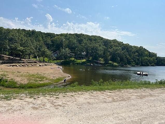 2nd image of 117 Skyline Dr S