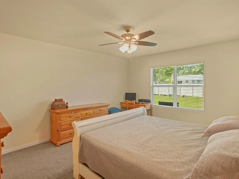 5025 NE 15th Pl — Photo 10