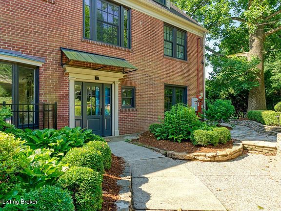 4th image of 1679 Spring Dr